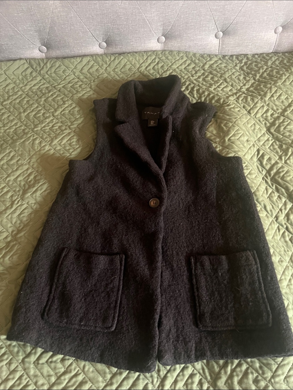 Tahari Black Wool-Blend Sleeveless Vest size medium